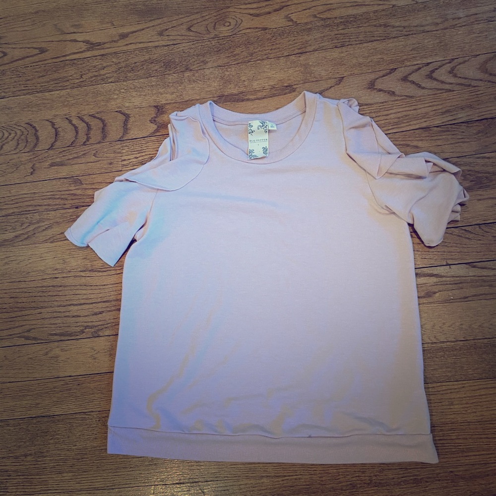 Cold shoulder sweatshirt in blush